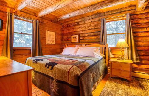 Family-Focused & Pet-Friendly Log Cabin with 4BR 2BA Sleeps 10 - Photo 35