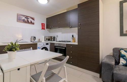 2 bedroom Large Town Centre Apartment FREE Parking - Foto 22