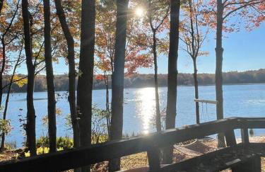 Lakeside Oasis with Kayaks, Hot Tub, & Fire Pit - Foto 4