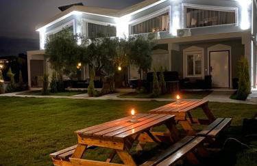 The House Of The Roses - Foto 7