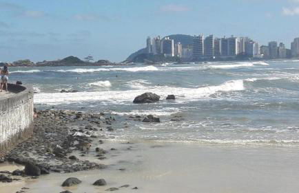 PÉ NA AREIA - COM SERVIÇO DE PRAIA - Foto 13