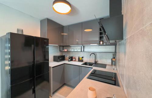 Mediterranean Oasis Seaside Villa with Pool - Foto 13