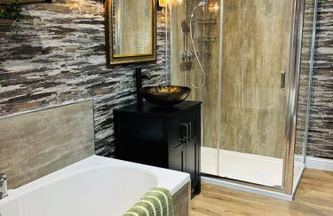 The Galloway Steading: Countryside Family Retreat with Sauna and Hot tub - Foto 36