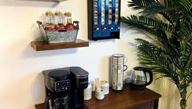 Cozy Luxury - King Bed, Coffee Bar, Sleeps 5 - Foto 3