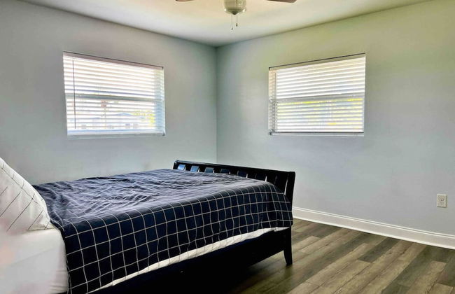 Quiet Spacious Home Close to Clearwater Beaches - Photo 17