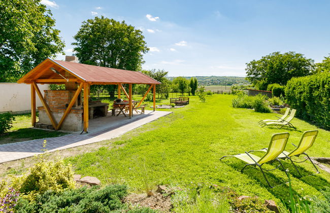 4 bedroom House in Kőröshegy with garden and terrace - Photo 2