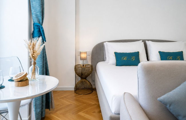 B and G Boutique apt.-heart of Milano- Design District - Photo 25