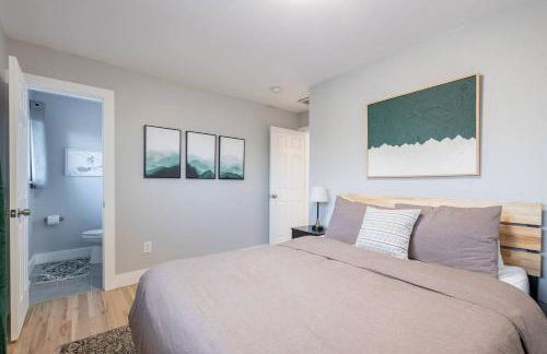 Light-filled retreat w hot tub & firepit - Foto 26