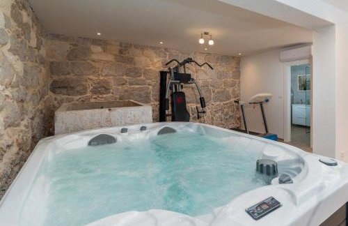 Stone house Grgo with heated swimming pool and spa - Foto 44