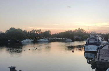 Flag House Norfolk Broads - Foto 33