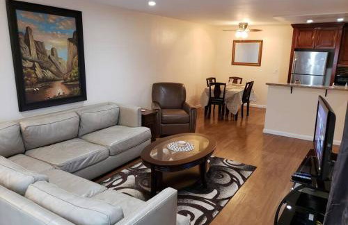 Beautiful Spacious 2 Bedroom, 2 Bathroom Condo - Foto 1