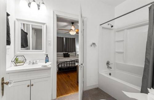 Evergreen Manor Private Pool 3BR No Stairs Retreat - Foto 43