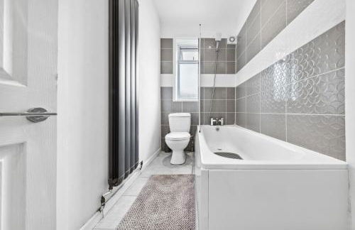 2-Bed House, Bromley, Free Parking, 30 min to Central London - Sleeps 6 - Foto 4