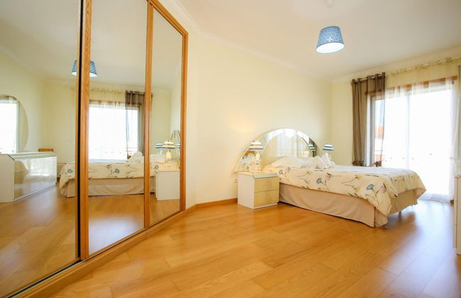 Atlantic Ocean Pool Apartment - Photo 4