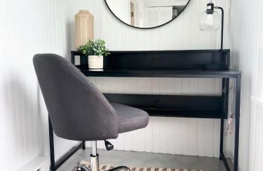 Hamptons Getaway Home, Sleeps 7 - Photo 5