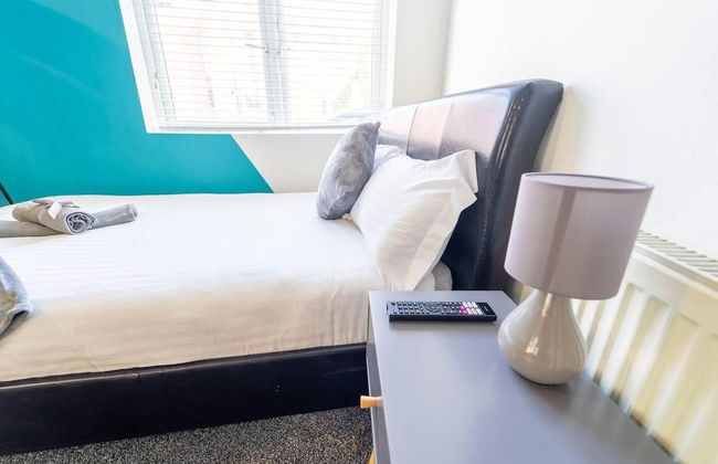 Cosy Spacious Studio Available - Photo 2