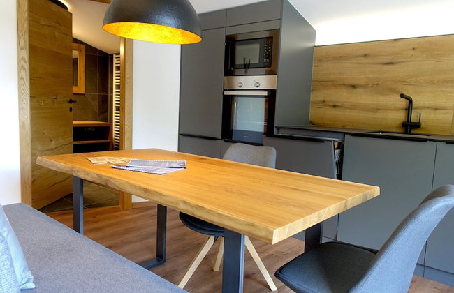 Bergzeit Flat Saalbach Directly on the ski Piste - Photo 11