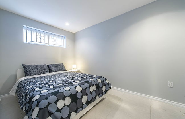 Family Home-Metrotown by Elevate Rooms - Photo 2