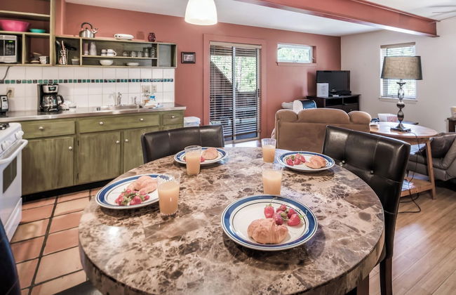 El Tigre by Ruidoso Vacation Rentals - Photo 8