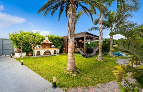 Antonakis Villa Secret Pool & Hot Tub Hideaway - Photo 6