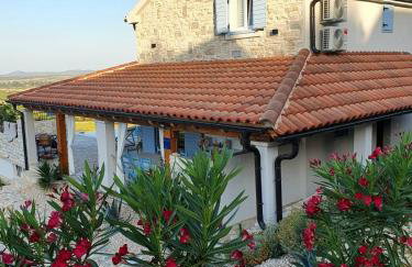 Stone Villa Cara d Oro - Heated Infinity Pool & Views - Photo 8