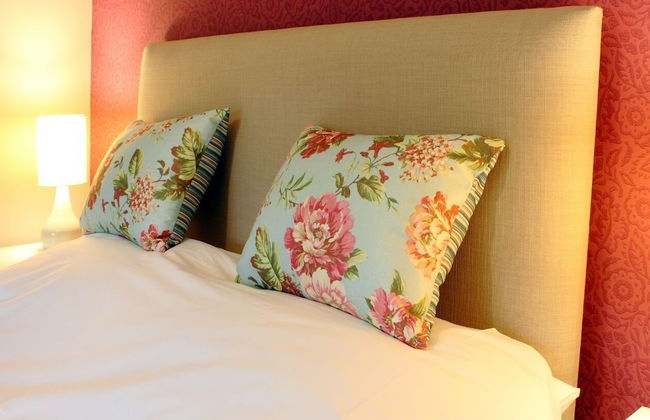 Luxurious KC House - Photo 5