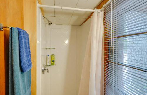 Rustic Berkshires Cottage at Lake Buel with Kayaks! - Foto 17