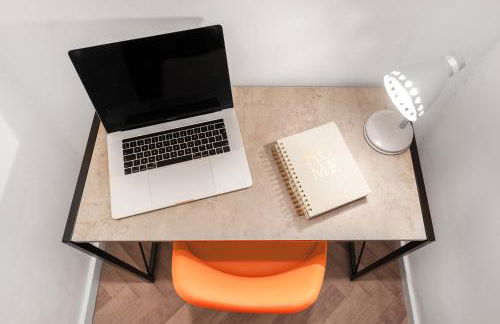 Centrally Located Apt with Parking - Foto 31