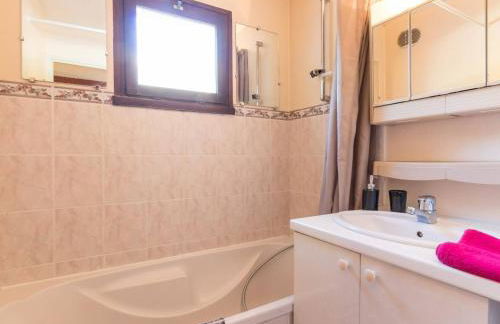 Studio avec coin montagne - 4 pers, à 100m des télécabines, piscine, parking, casier à ski - FR-1-330F-94 - Photo 3