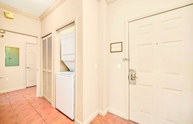 Modern 2BR Condo - With Pool Hot Tub - Photo 14