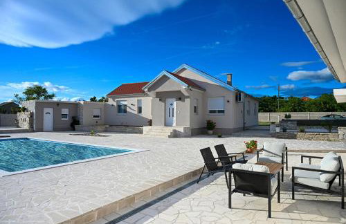 Holiday Home Marija with pool - Foto 1