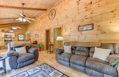 Secluded Cosby Cabin with Wraparound Deck - Foto 4