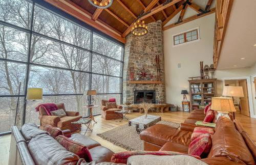 Stunning Luxury Ski-InSki-Out Home w Hot Tub - Foto 3