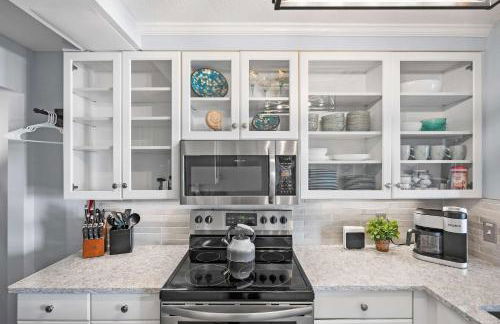 Stunning Ocean Views, Huge Patio, Heated Pool and Amenities! - Foto 19