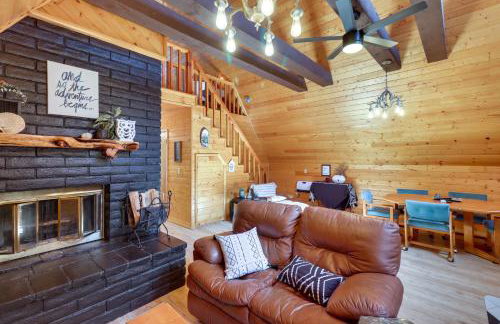 Decks and Fire Pit Rustic-Modern Overgaard Cabin! - Foto 5