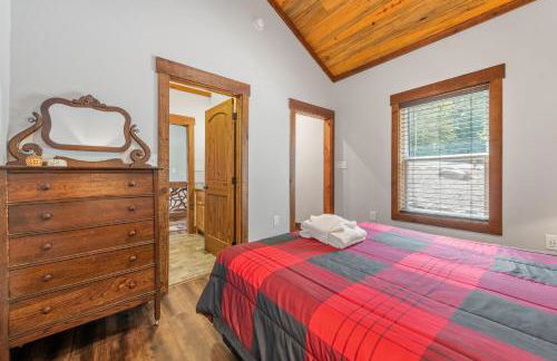 A Mornings Mist - Scouts Overlook - Romantic Retreat, Hot Tub, Cozy Fireplace, Mountain Views at Scouts Overlook - - Foto 29