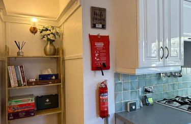 Canalside walks Riddlesden Local to Skipton Ilkley Haworth & Keighley Worth Valley Railway - Foto 12