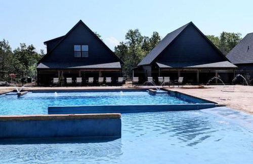 The Luxx - ALL NEW / 4 BD / Poolside / Hot Tub / Lake View - Foto 46