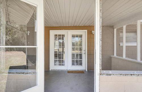 Wooded Couples Retreat with Lanai in Interlachen - Photo 22