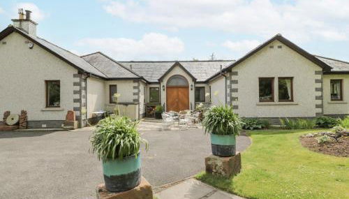 Torview House - Photo 1