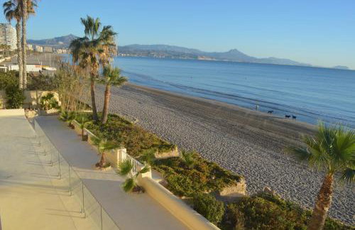 Espectacular Suite Privada a pie de playa y mar en CHALET ROQUETES - Foto 13