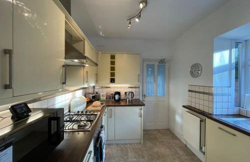 Luxury Beds Parking 2 Bathrooms 3 Large Bedrooms Nice Area - Foto 9