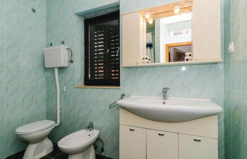 4 Bedroom Cozy Home In Gruda - Photo 27