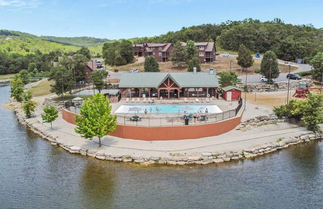 T Time Getaway - Overlooking Golf Views! - Photo 29