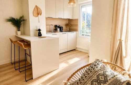 Moderne et Cosy T2 - Parking & Clim & Piscine & Balcon - LYON 25 min - Foto 15