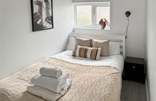 Cozy Hideaway With Hot Tub & Sauna Sleeps 7 - Foto 48