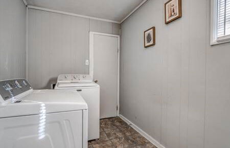 Mins from Parks Hiking & Dining- Brick Bungalow - Foto 18