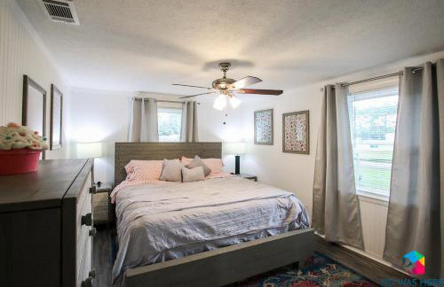 Cake By The Ocean Electric Recliners-Minutes From I-95 And Pembroke - Photo 3