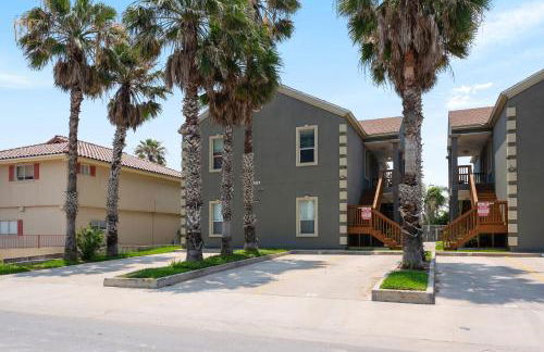 Beautiful 2 Bed 2 bath 1st Floor condo by beach with Pool - Foto 14