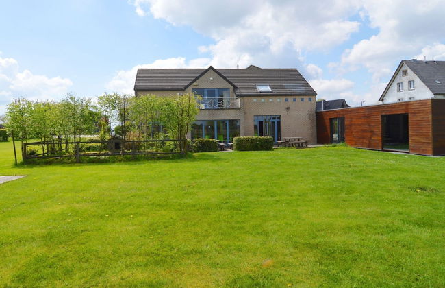 Sourbrodt Villa With Pool - Photo 19